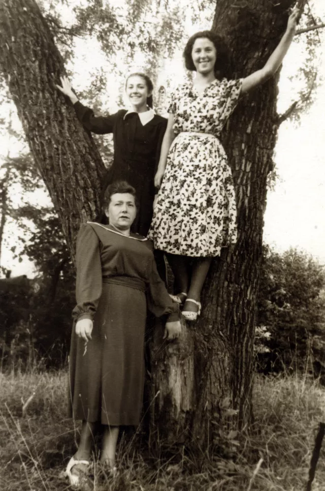 Serafima Staroselskaya's cousins Galya Bogorad and Edith Vigdergaus
