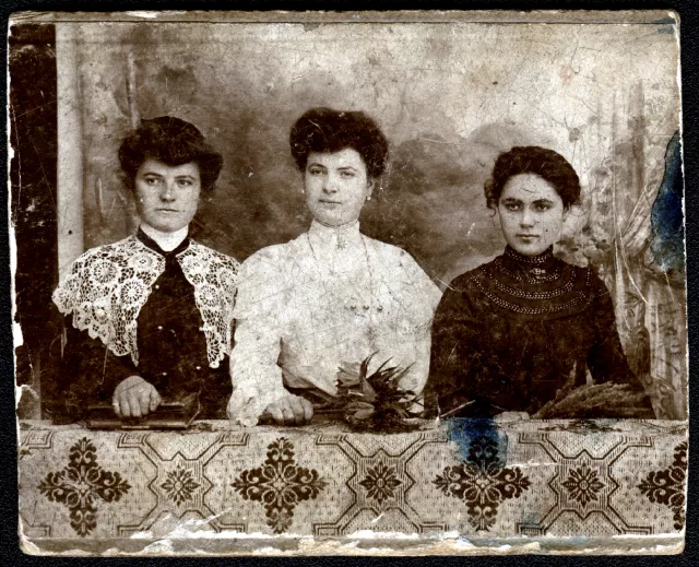 Buka, Lika and Diana Baruh