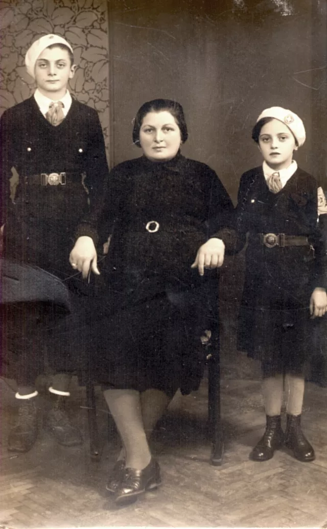 Dorina Fiul with Sami and Eleonora Fiul