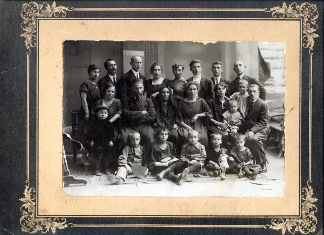 Jankel Basok and family