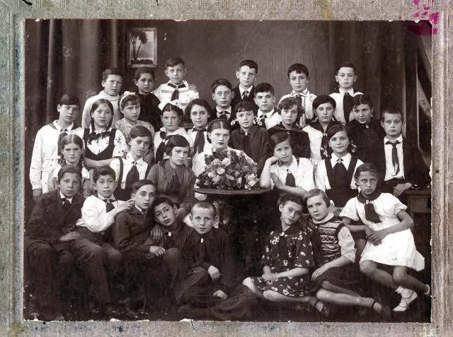 Boris Rubenstein's fourth grade class Boris Rubenstein's fourth grade class