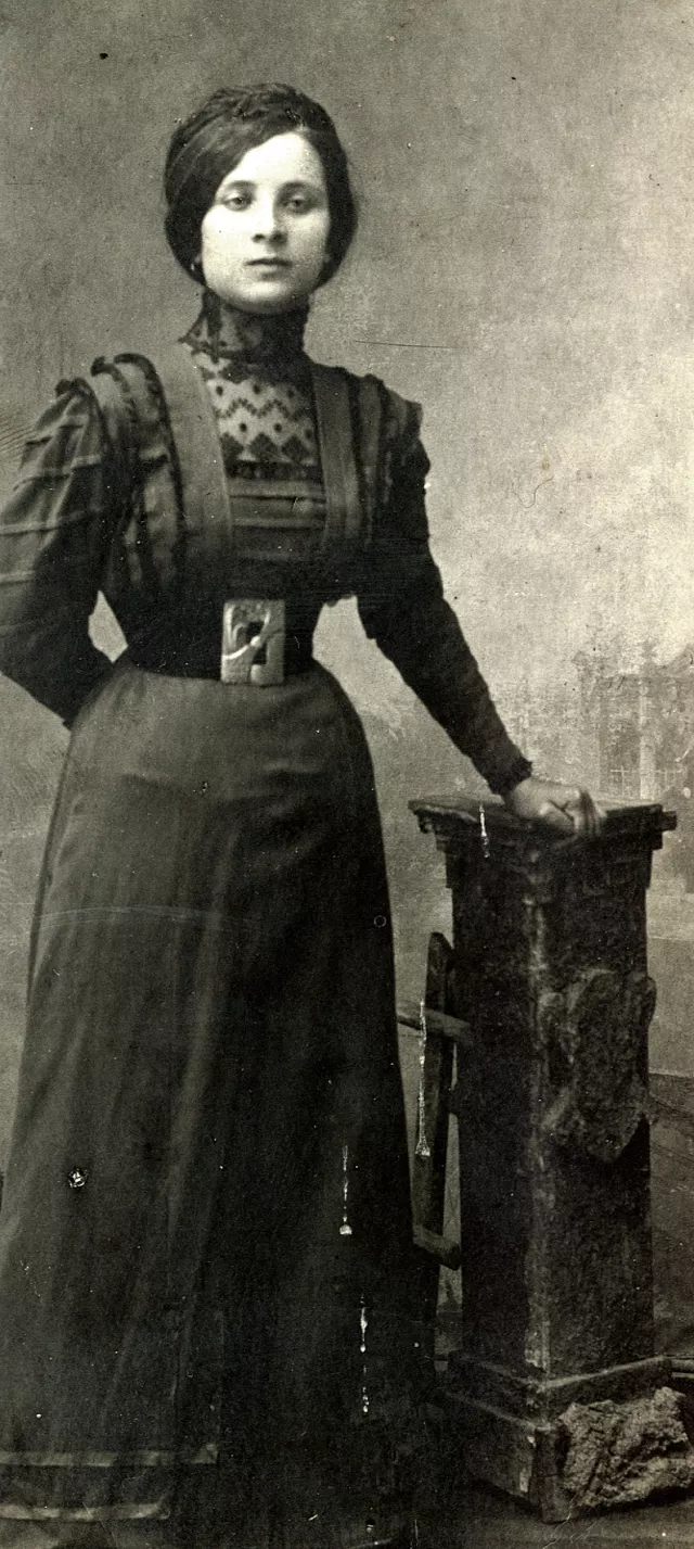 Sima Shvarts' mother Risya Shvarts Sima Shvarts' mother Risya Shvarts