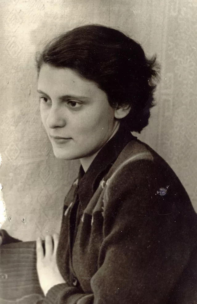 Sima Shvarts' daughter Mira Veksler