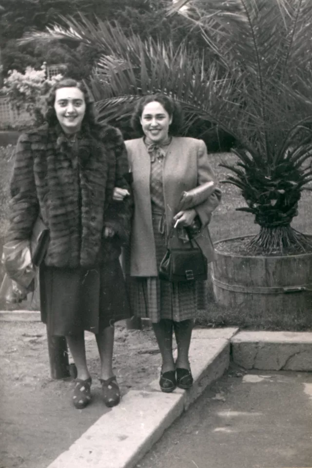 Alica Gazikova with her best friend Magda Gross Alica Gazikova with her best friend Magda Gross