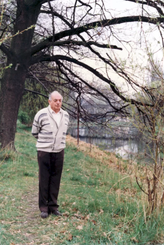 Abraham Pressburger taking a walk