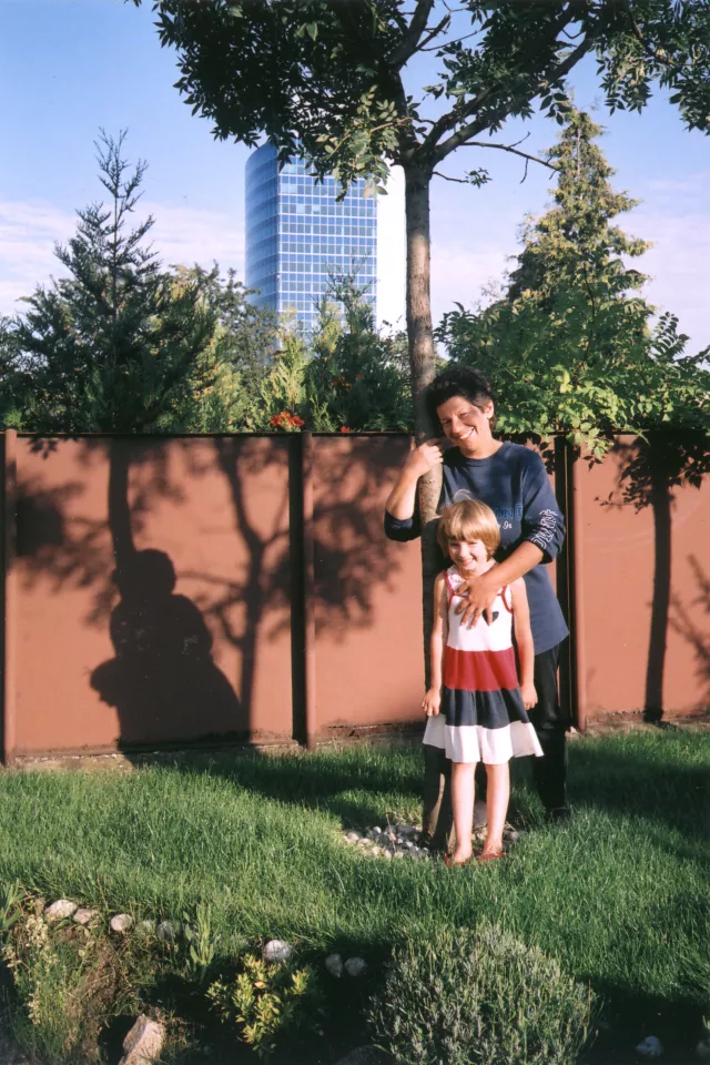 Eva Piovarcsyová and her granddaughter