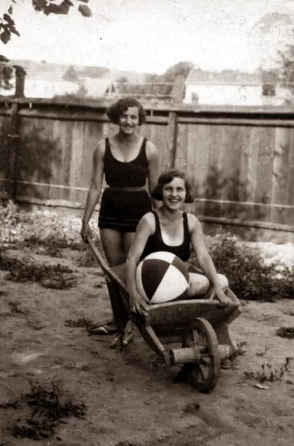 Katarina Samolovicova and Nely Gellertova