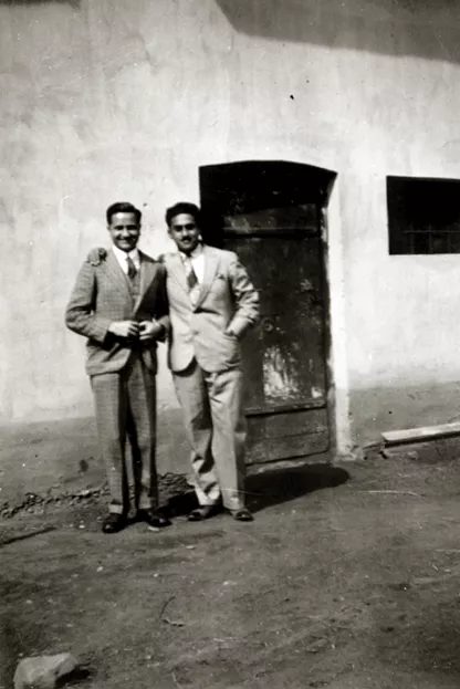 Teodor Pasternak with a friend