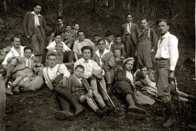 Teodor Pasternak and Maccabi members