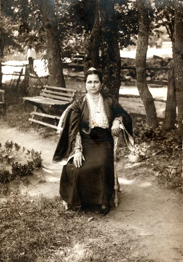 Matilda Cerge's relative Lenka Kalef