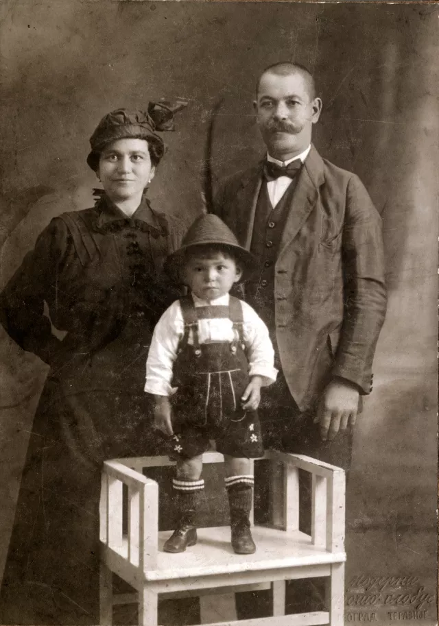 Jakov Kalef with his wife Lenka and son Mile
