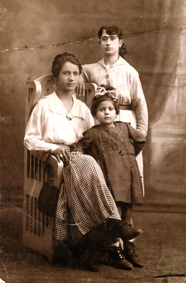 Rahela Koen and the women that took care of her