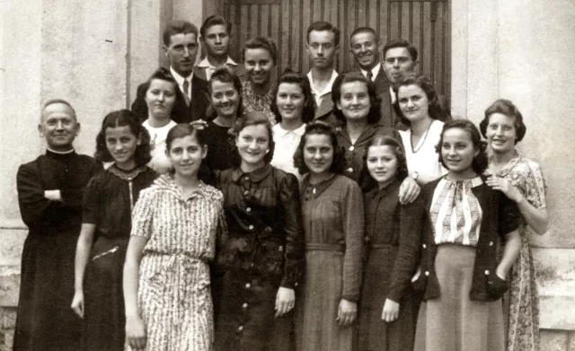 Matilda Cerge and others with Father Andrej Tumpej