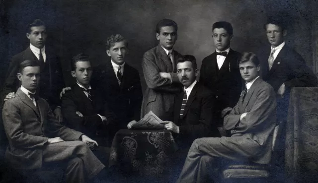 Ignac Brody with class-mates