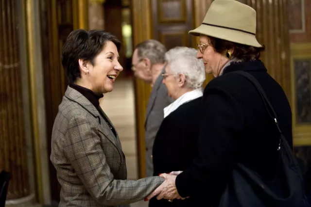 Sylvia Segenreich als Gast im Parlament