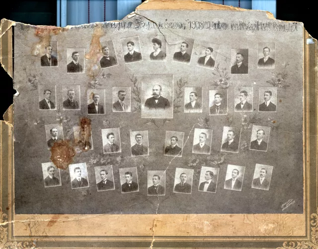 Class photo of Judita Sendrei's father Matija Bruck