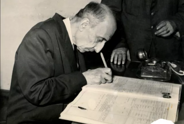 Ezra Bozo as a witness at a civil marriage ceremony Ezra Bozo as a witness at a civil marriage ceremony