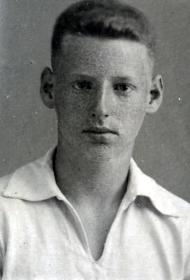 Arnold Fabrikant Arnold Fabrikant