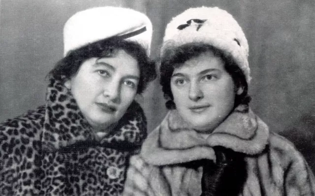 Anna Schwartzman with her daughter Anna Schwartzman with her daughter