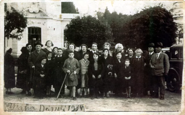 Molka Zinger's family