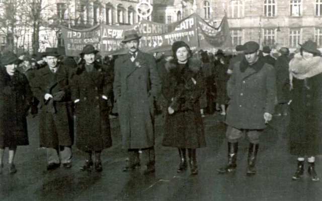 Molka Dorfman with her friends