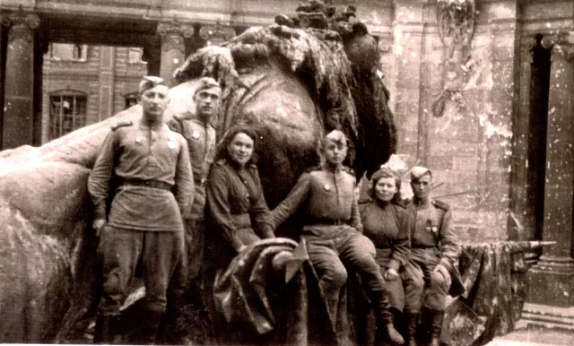 Bella Kisselgof 's cousin Mosia Dolzhanskiy, after the war in Berlin