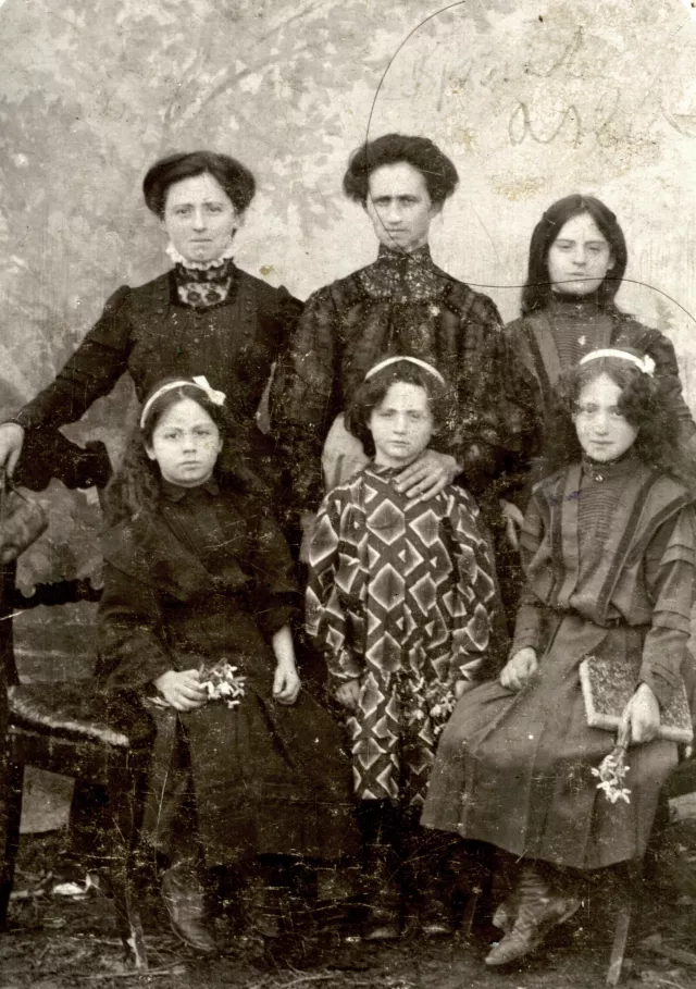 Zhenia Kriss's grandmother Rukhl Kriss' family Zhenia Kriss's grandmother Rukhl Kriss' family