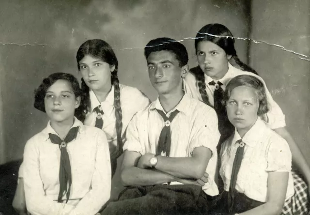 Zhenia Kriss with her friends Zhenia Kriss with her friends