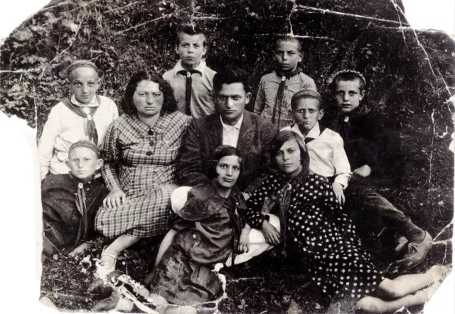 Oosher Roizen with the Jewish school