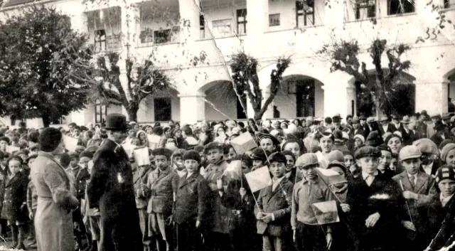 Ernest Galpert with schoolmates during a meeting with Eduard Benes, President of Czechoslovakia Ernest Galpert with schoolmates during a meeting with Eduard Benes, President of Czechoslovakia
