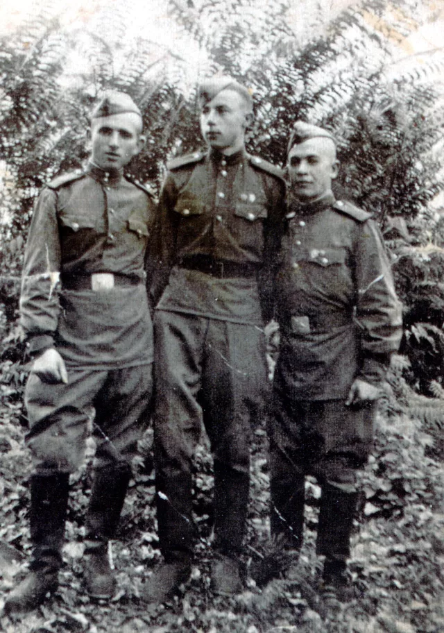 Elka Roizman's husband Olter Roizman with his comrades