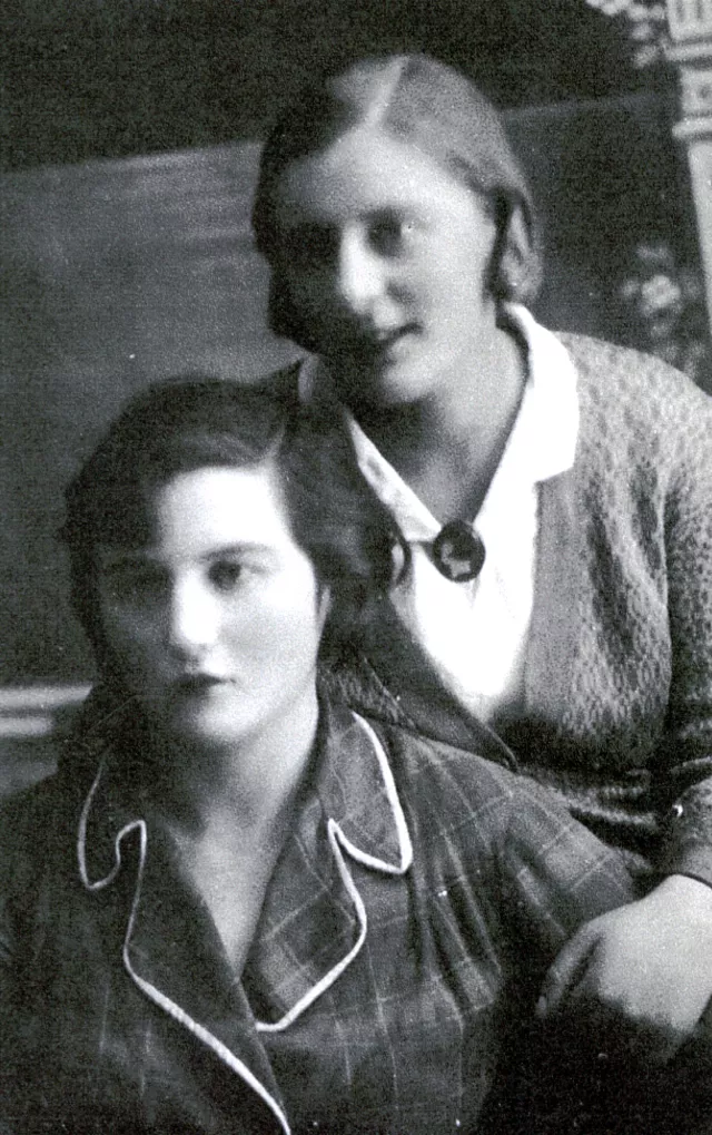 Rosa Gershenovich with her friend Polia Finegersh Rosa Gershenovich with her friend Polia Finegersh