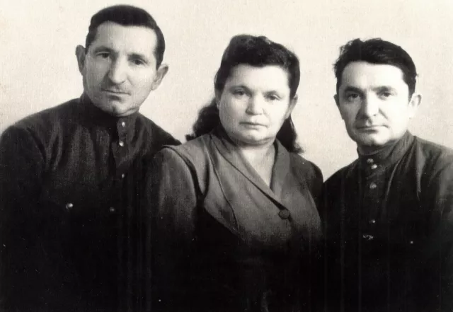 Semyon Sandler's siblings