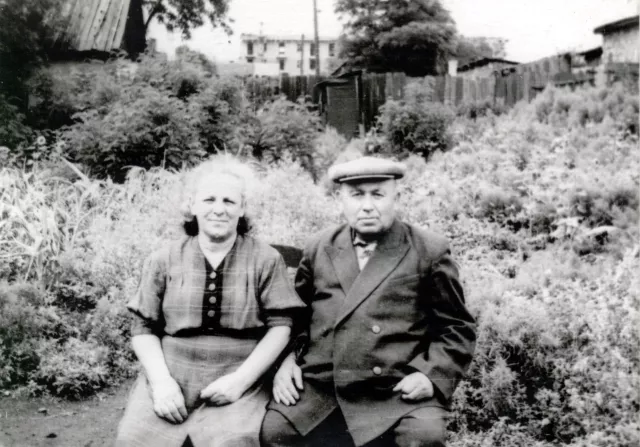 Freida Usatinskaya and Froim Usatinskiy