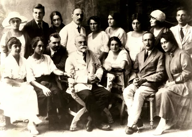 Raissa Gragerova and her colleagues