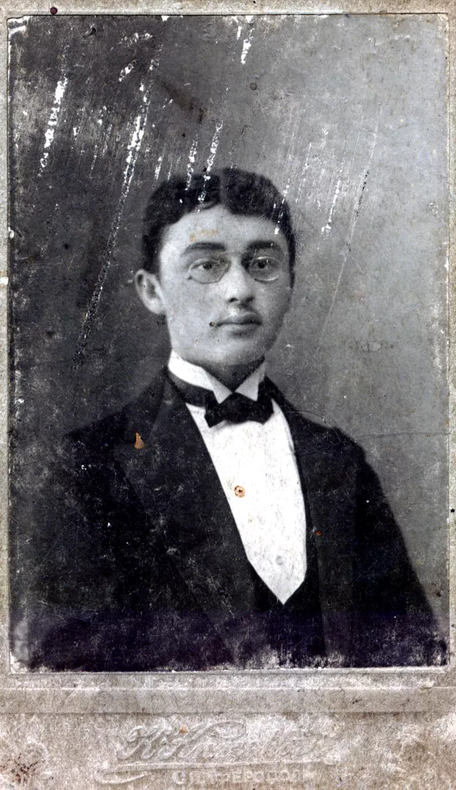 Jemma Grinberg's  father's older brother Yevsey Grinberg