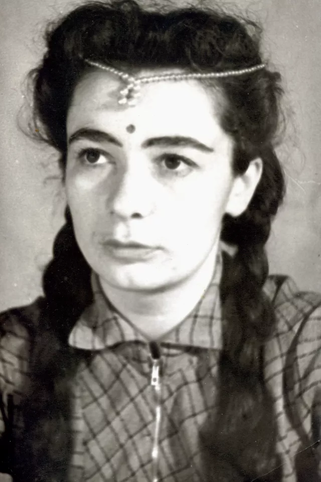 Jemma Grinberg's sister Regina Grinberg Jemma Grinberg's sister Regina Grinberg