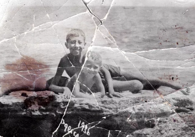 Leonid Dusman and his brother Boris Dusman Leonid Dusman and his brother Boris Dusman