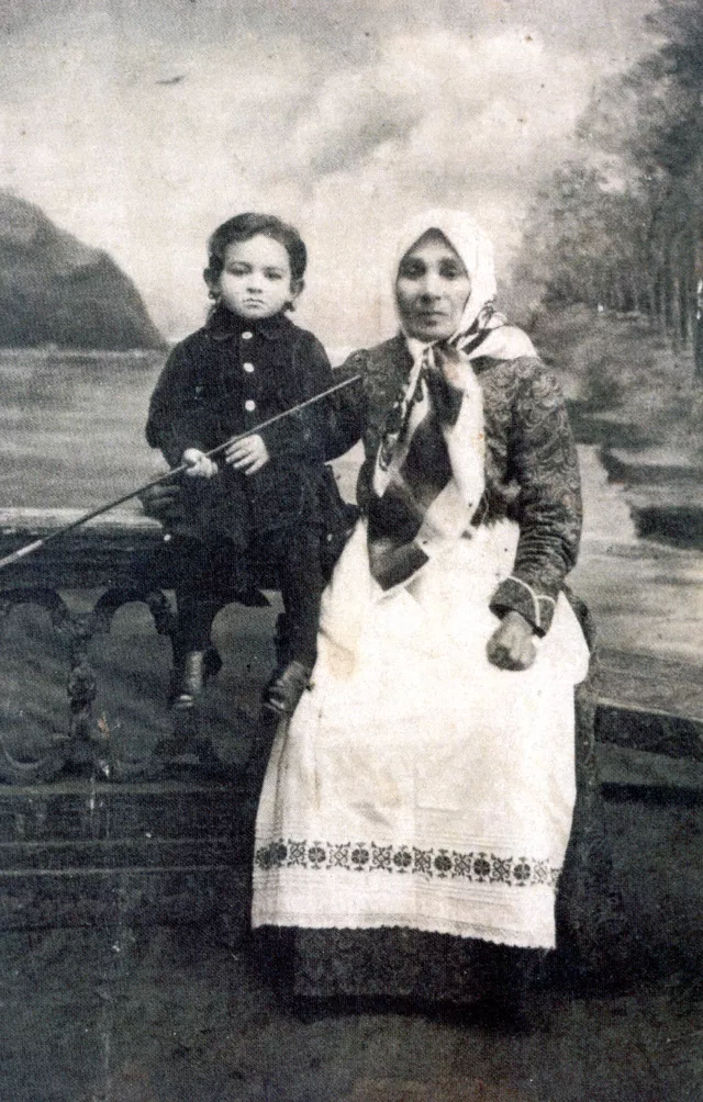 Lazar Gurfinkel's brother Moisey Gurfinkel with his nanny Lazar Gurfinkel's brother Moisey Gurfinkel with his nanny