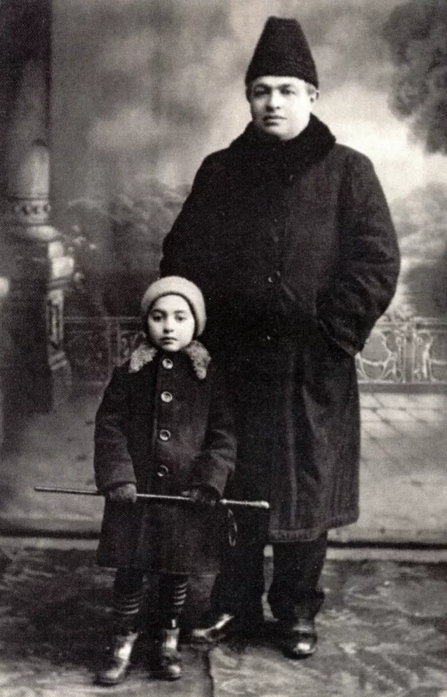 Lazar Gurfinkel with his father Michael Gurfinkel Lazar Gurfinkel with his father Michael Gurfinkel