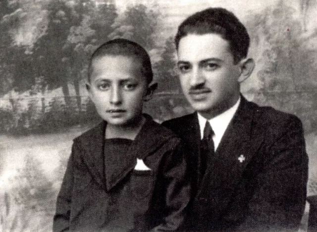 Lazar Gurfinkel with his older brother Moisey Gurfinkel Lazar Gurfinkel with his older brother Moisey Gurfinkel