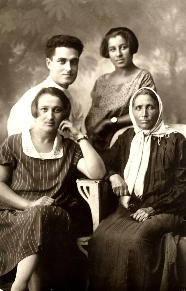 Leonid Karlinsky's family