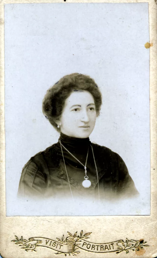 Pesia Ostrovskaya