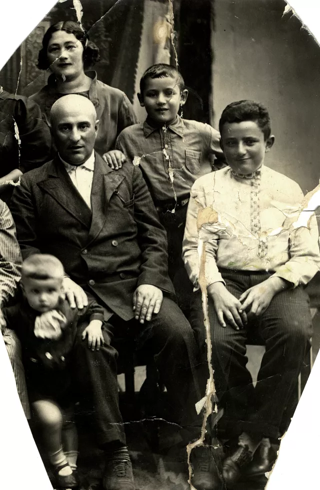 Aron Hankin's family