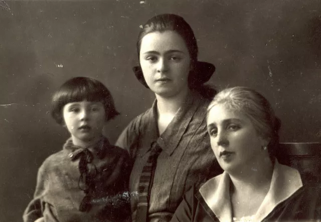 Fira Rabinovich's family