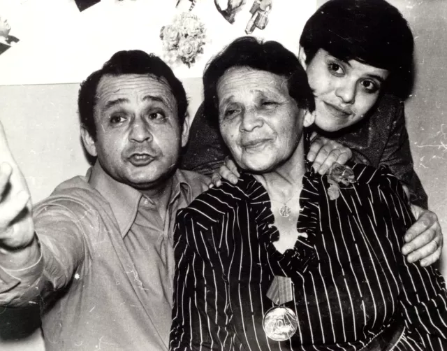 Rachel Persitz's cousin Eva Lagotskaya with her son Mark and her granddaughter Inna