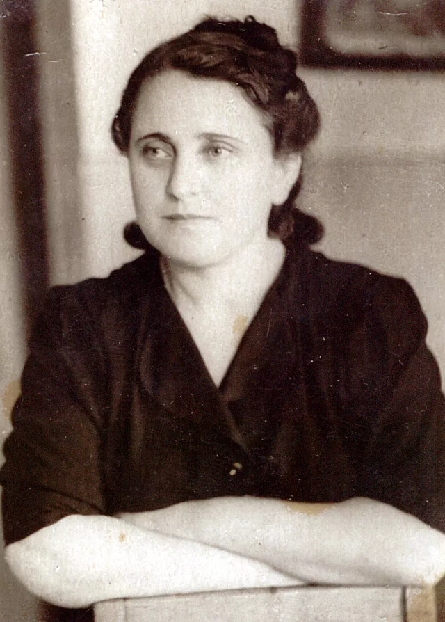 Simon Grinshpoon's sister Polia Sementsova Simon Grinshpoon's sister Polia Sementsova