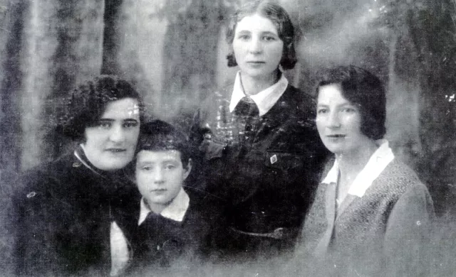 Semyon Gun's mother Fira Gun Semyon Gun's mother Fira Gun