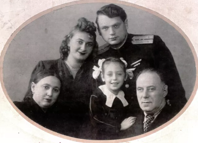 Semyon Gun and his brother Alexandr Gun Semyon Gun and his brother Alexandr Gun