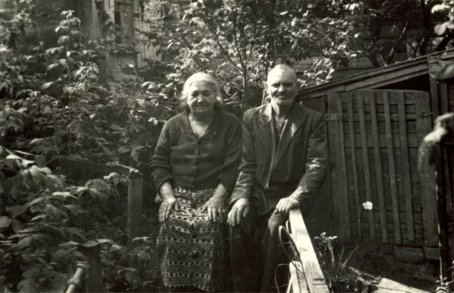 Vera Nezhynskaya and Moisey Nezhynski